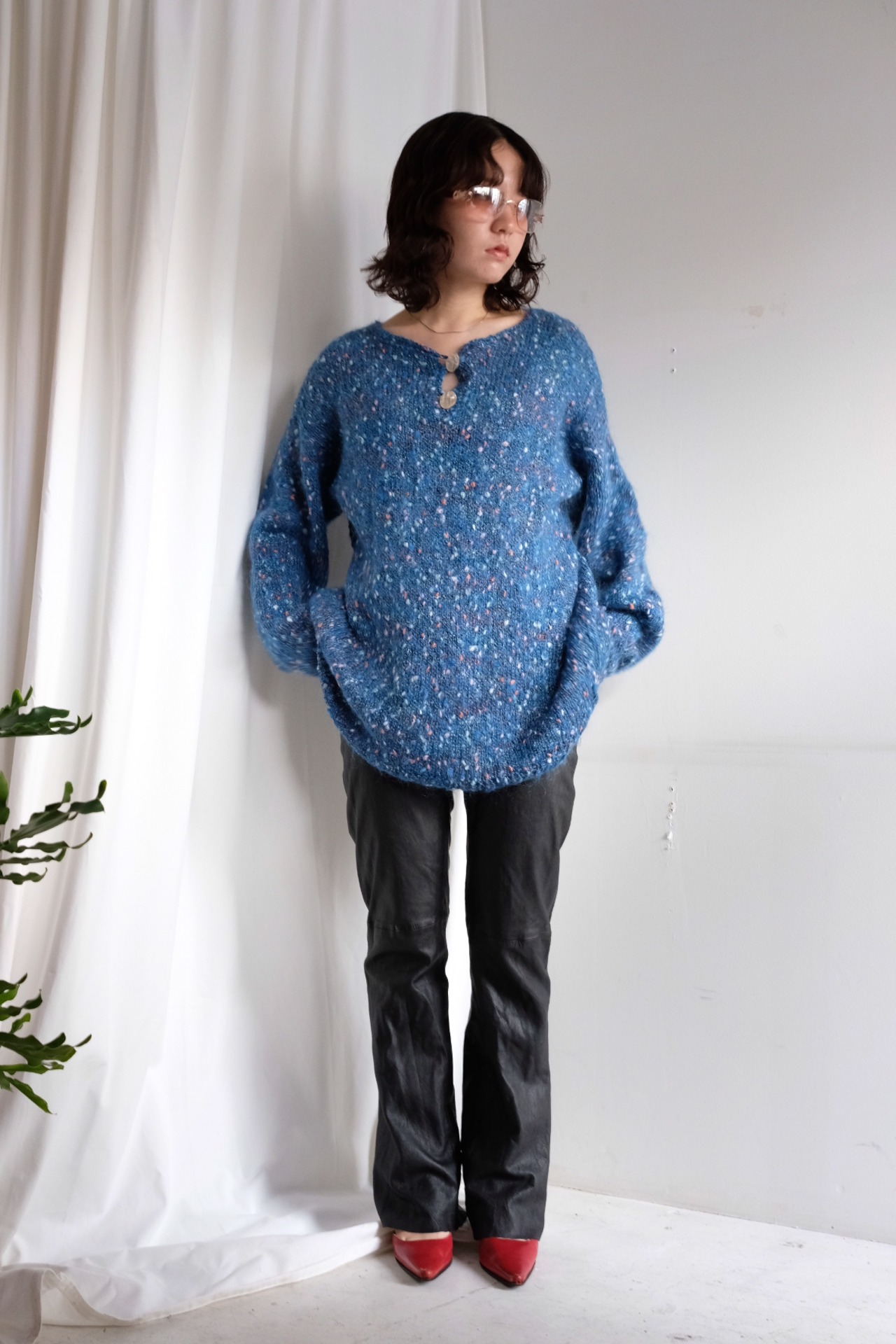 Shell buttons mix knit