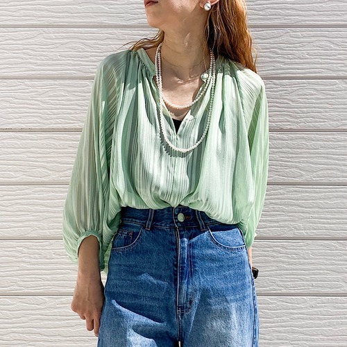 ラメストライプエアシャインブラウス