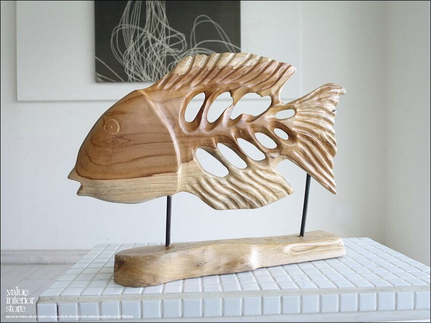 レトロ　木製けやき　魚絵アートフレーム置物 チーク無垢材 置物／魚 装飾 魚の形のオブジェ カフェ装飾 飾り