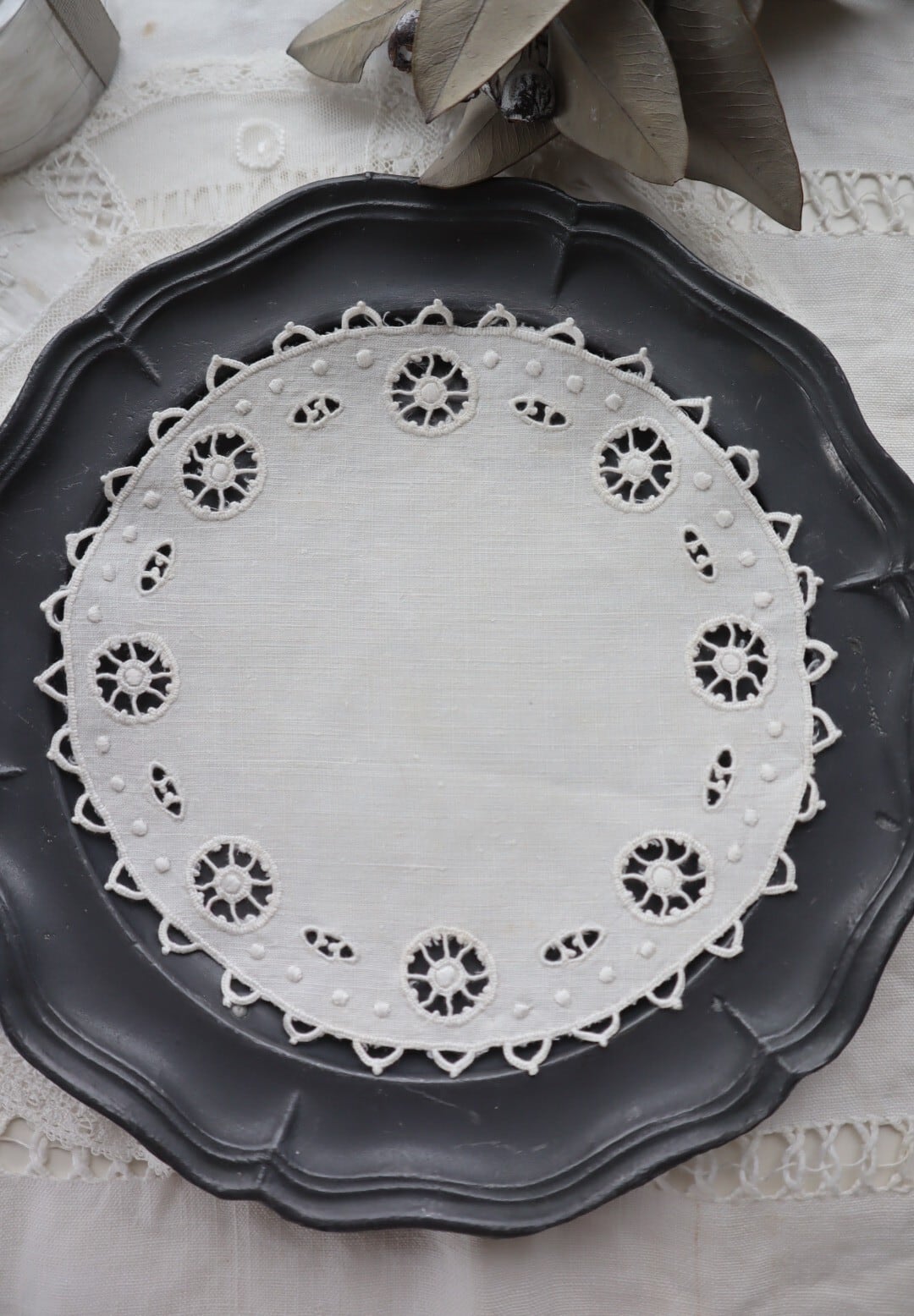 ドイリー | vmt antique アンティーク雑貨の家