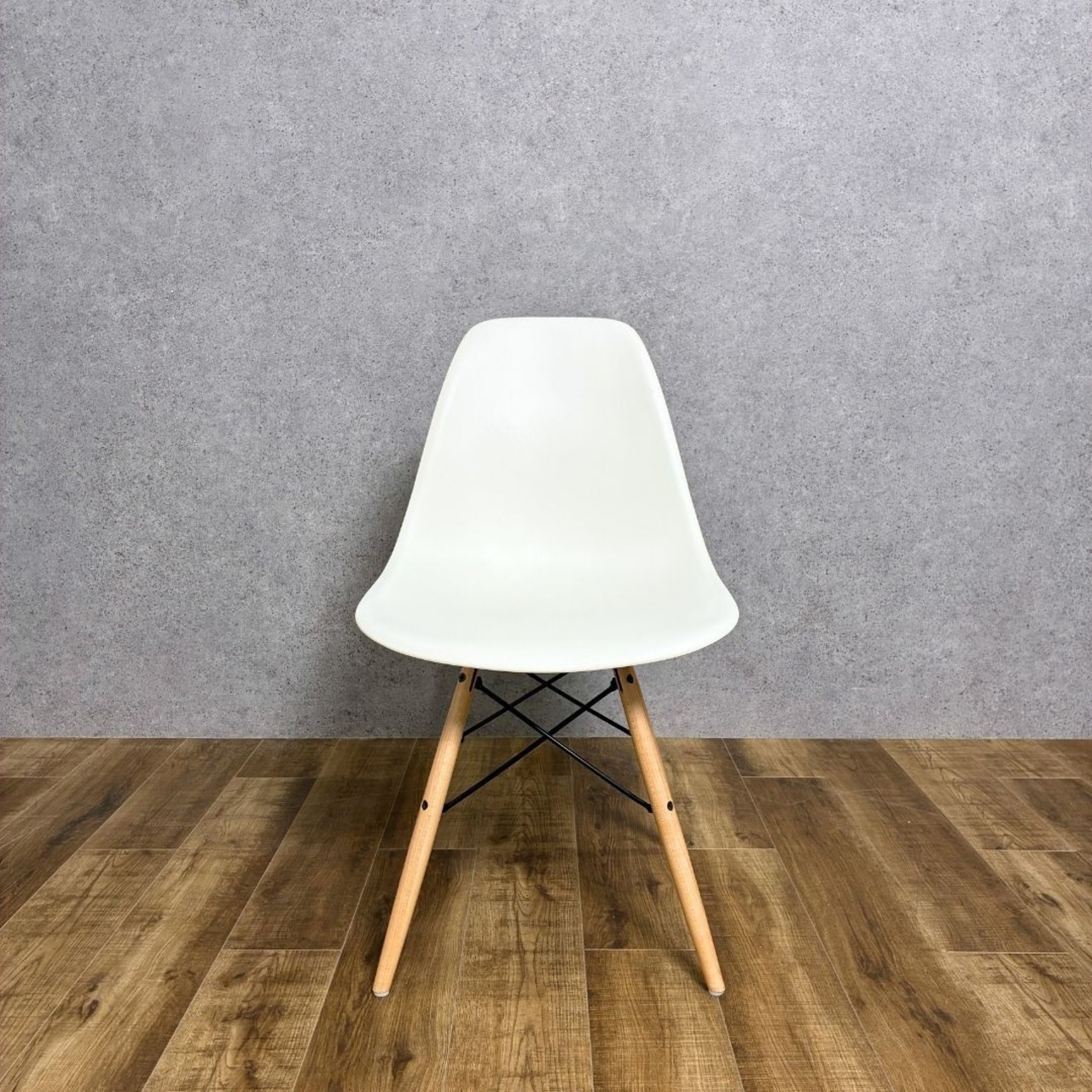 Herman Miller Eames Molded Plastic Side Shell Chair ハーマンミラー イームズ プラスチックサイドシェルチェア【中古】【200サイズ】