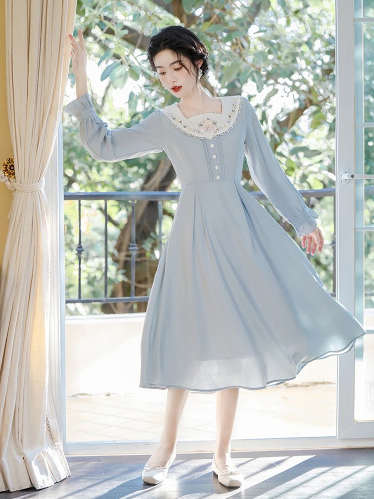 【0096】Flower Collar Half Button Long Sleeve Dress