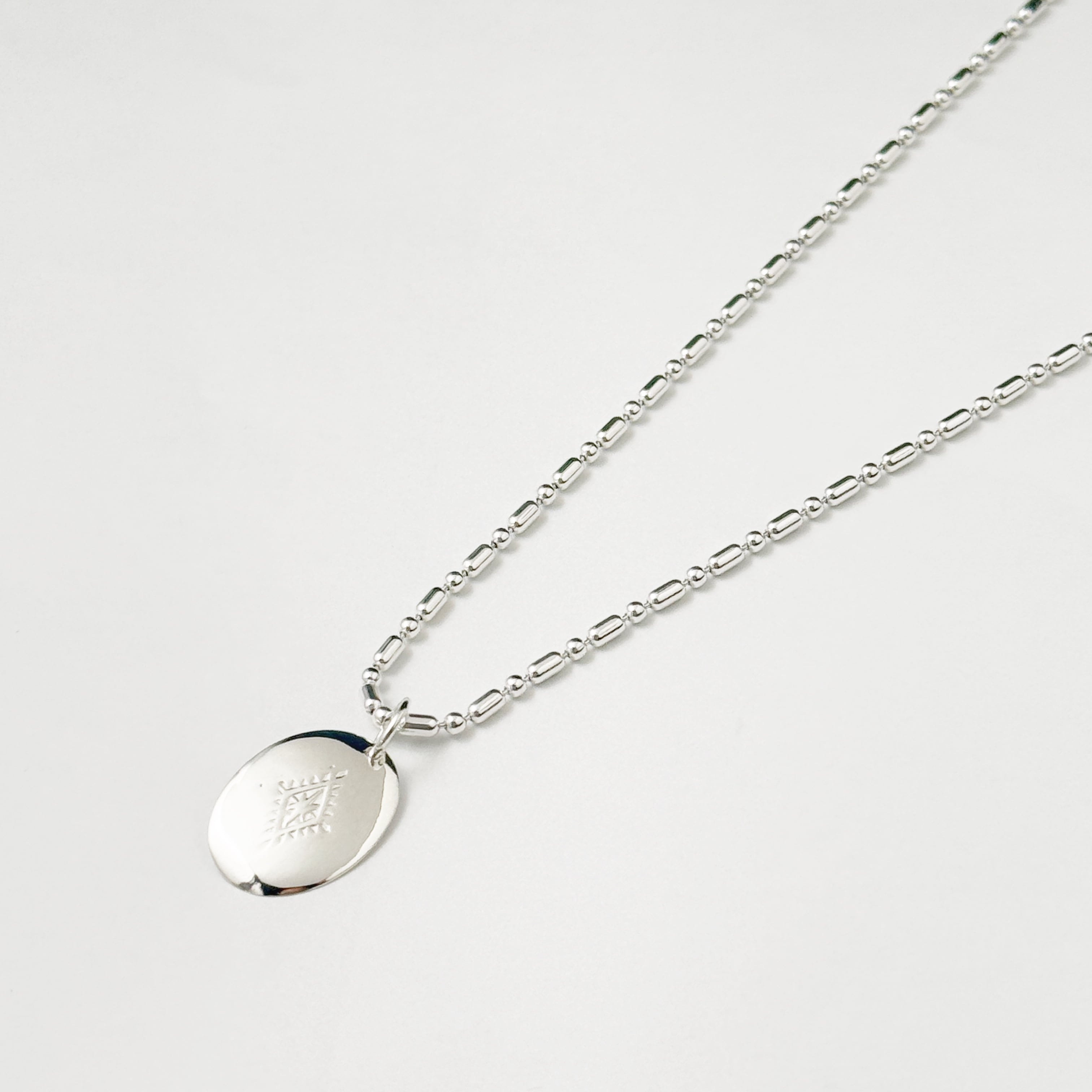 【再入荷】オーバル コンチョ ペンダント with 変形 ボール チェーン