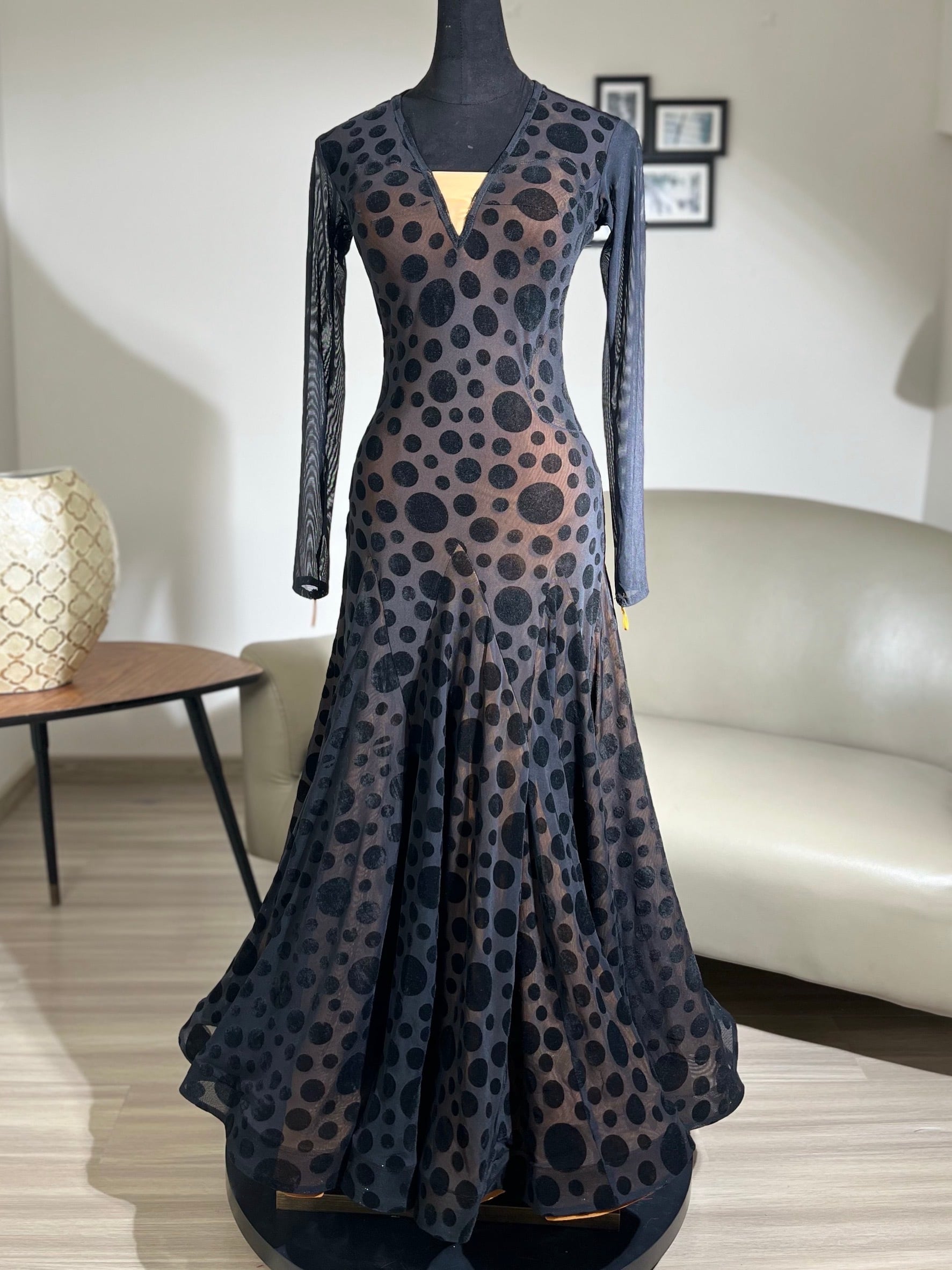 DRESSES | 社交ダンスウェアSTUNNINGDANCEWEAR