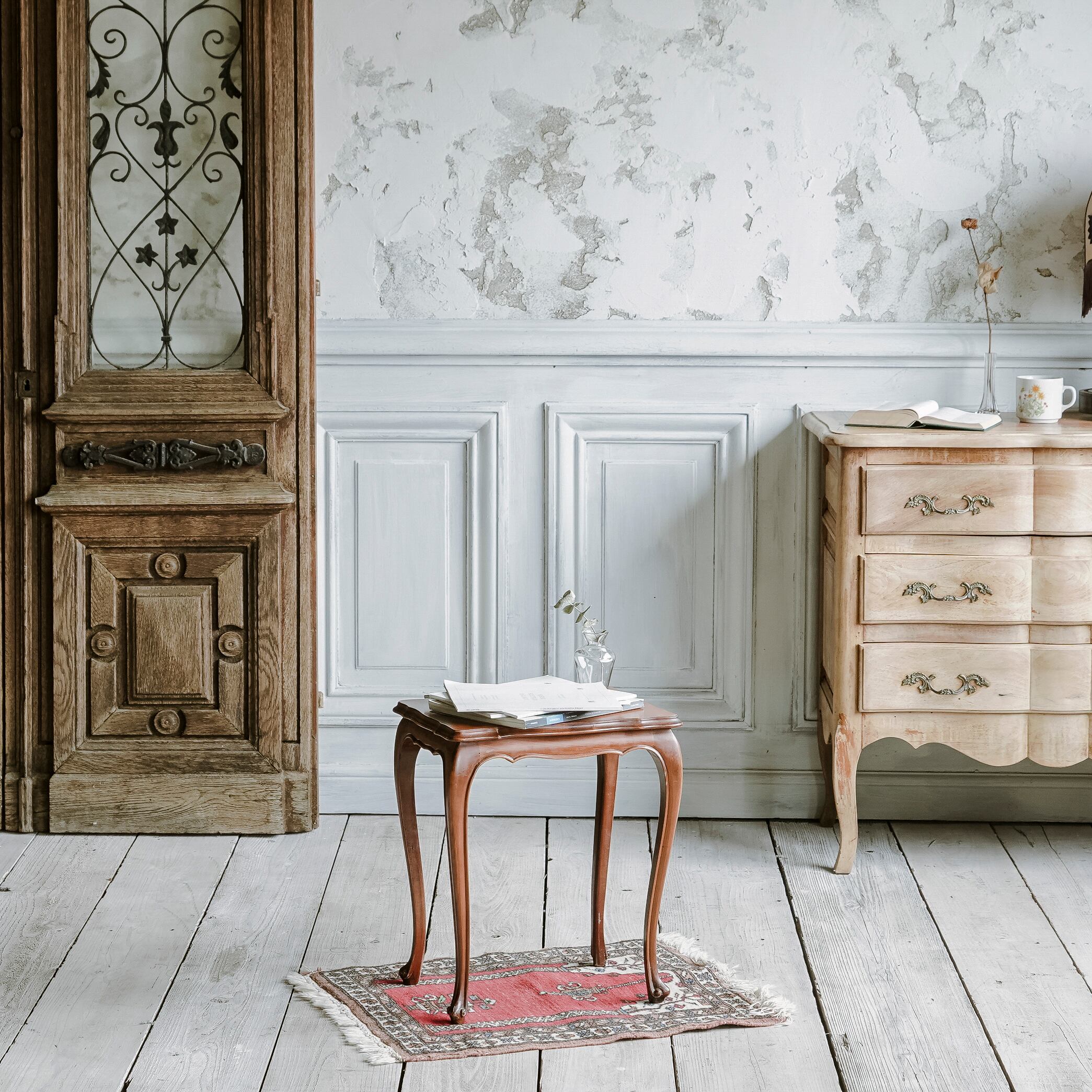 サイドテーブル/テーブル/カブリオールレッグ/アンティーク/空間装飾/ディスプレイ