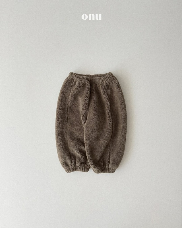 予約⌇onu/ Boa fur pants