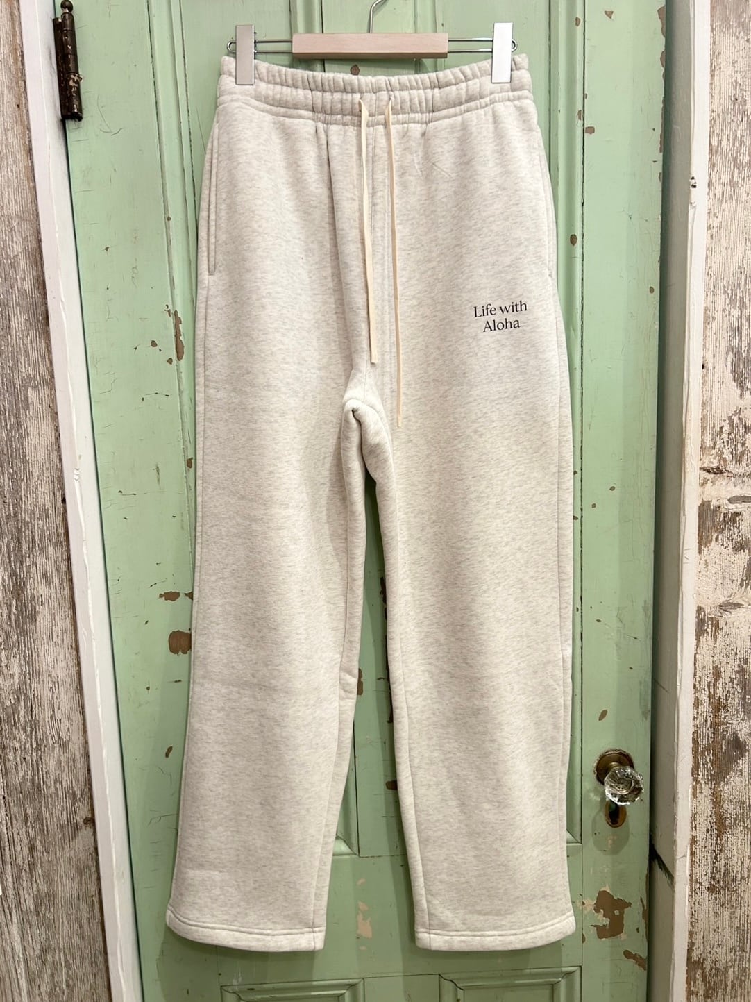 8th anniversary LIFE with aloha スウェットパンツ (単品)￥15,000(￥17,500)