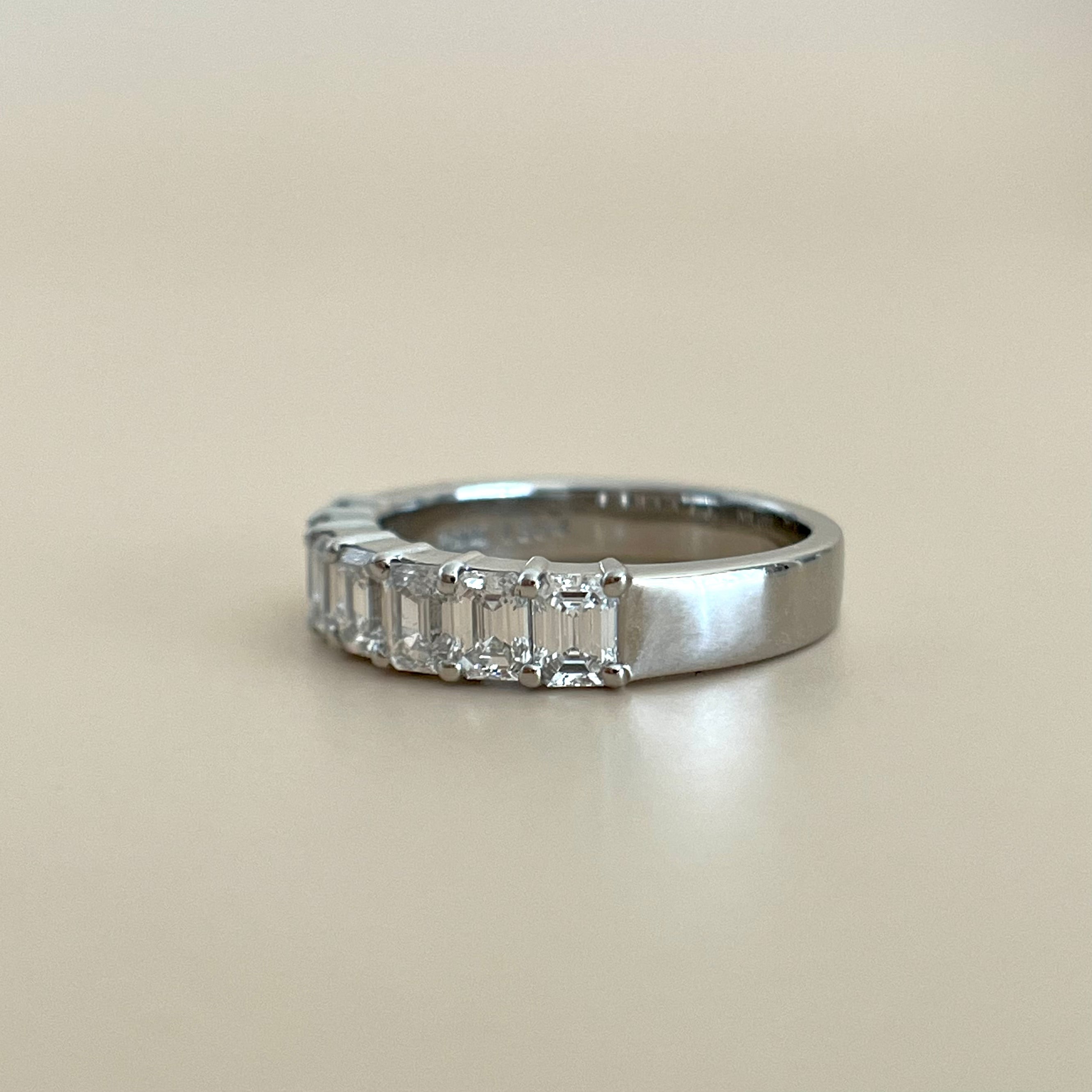 エメラルドカット ダイヤモンド ハーフエタニティリングT 1.30ct
