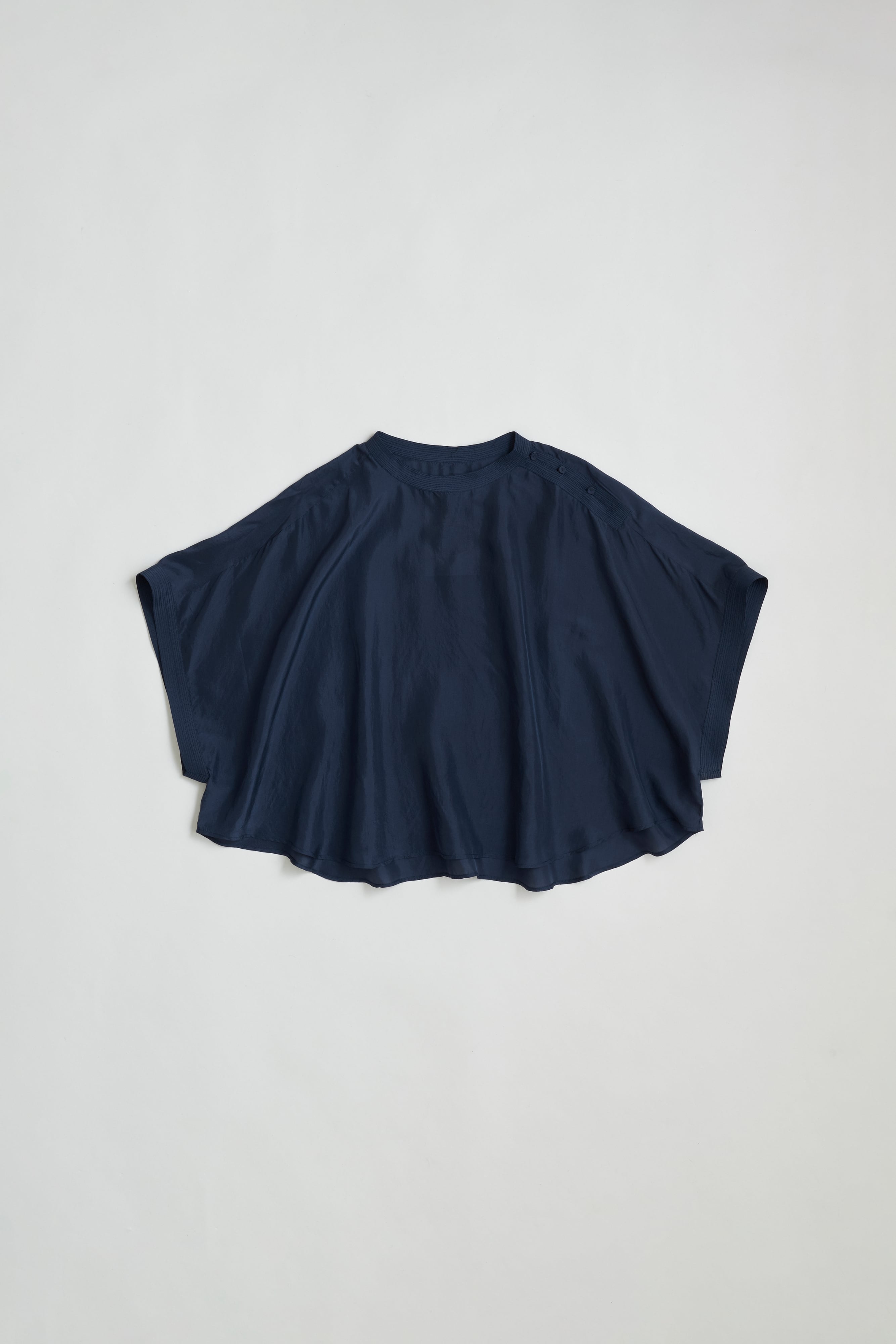 〈 WONDER FULL LIFE 〉MUSLIM KURTA BLOUSE / dark navy / sizeF