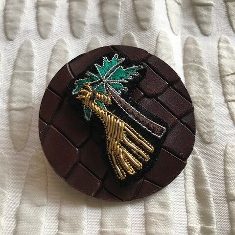 Fil D'araignee Embroidered Pins / フィルダレニエ キリン ピンバッジ