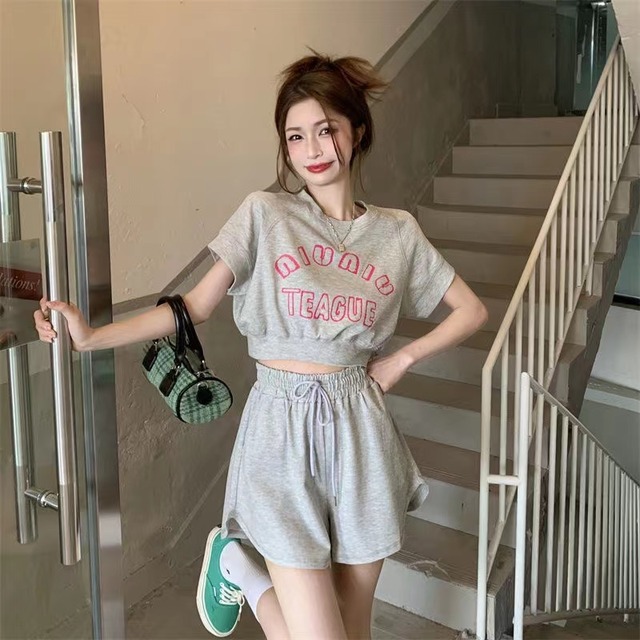 セットアップ ルームウェア パジャマ Tシャツ シャツ スウェット 部屋着 ショートパンツ ショート丈 半袖 Uネック ポケット ウエストゴム 上下セット 大人可愛い カジュアル 春 夏 レディース 着回し 普段使い 楽ちん 定番 送料無料 M L XL 2XL ゆったり ブラック グレー