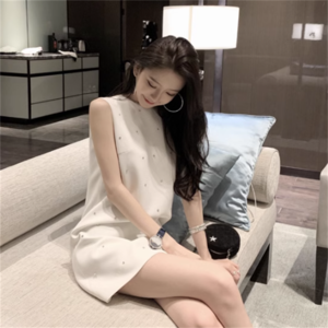 【送料無料】 ドレス ミニドレス ワンピース 衣装 2色 パーティドレス カラードレス ミニ ノースリーブ　 ラウンドネック クルーネック Aライン フレア キラキラ エレガント 可愛い 大人可愛い きれいめ シンプル カジュアル シック コンサバ 華やか 大人 上品 おしゃれ お洒落 主役級 こなれ感 高見え 高級感 無地 夏 20代 30代 レディース 女性 デート お出かけ 女子会 お呼ばれ 休日 お茶会 授業参観 結婚式 二次会 パーティ 演奏会 ファッション ホワイト ブラック モノトーン