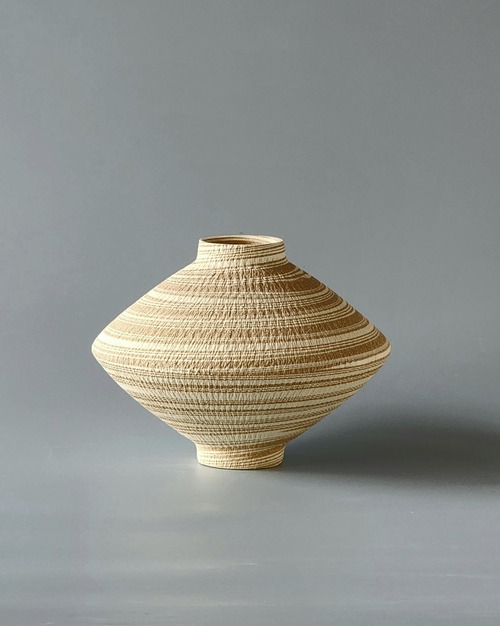 Red and white neriage vase #4
