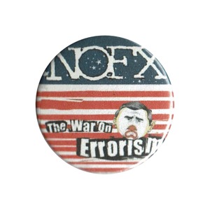NOFX（ノーエフエックス）- The War On Errorism 缶バッジ
