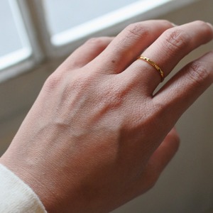 18k gold hammered thin ring