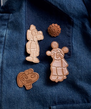 SEVEN BY SEVEN / 800-6174164 LEATHER CARVING PINS -G**fy- (BEIGE)【Rooster King＆Co.,/ x SEVEN BY SEVEN】