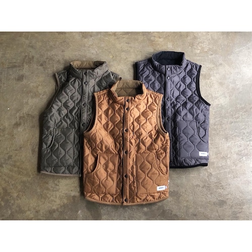 ARMEN(アーメン) PLAIN HEAT QUILT REVERSIBLE STAND COLLAR VEST