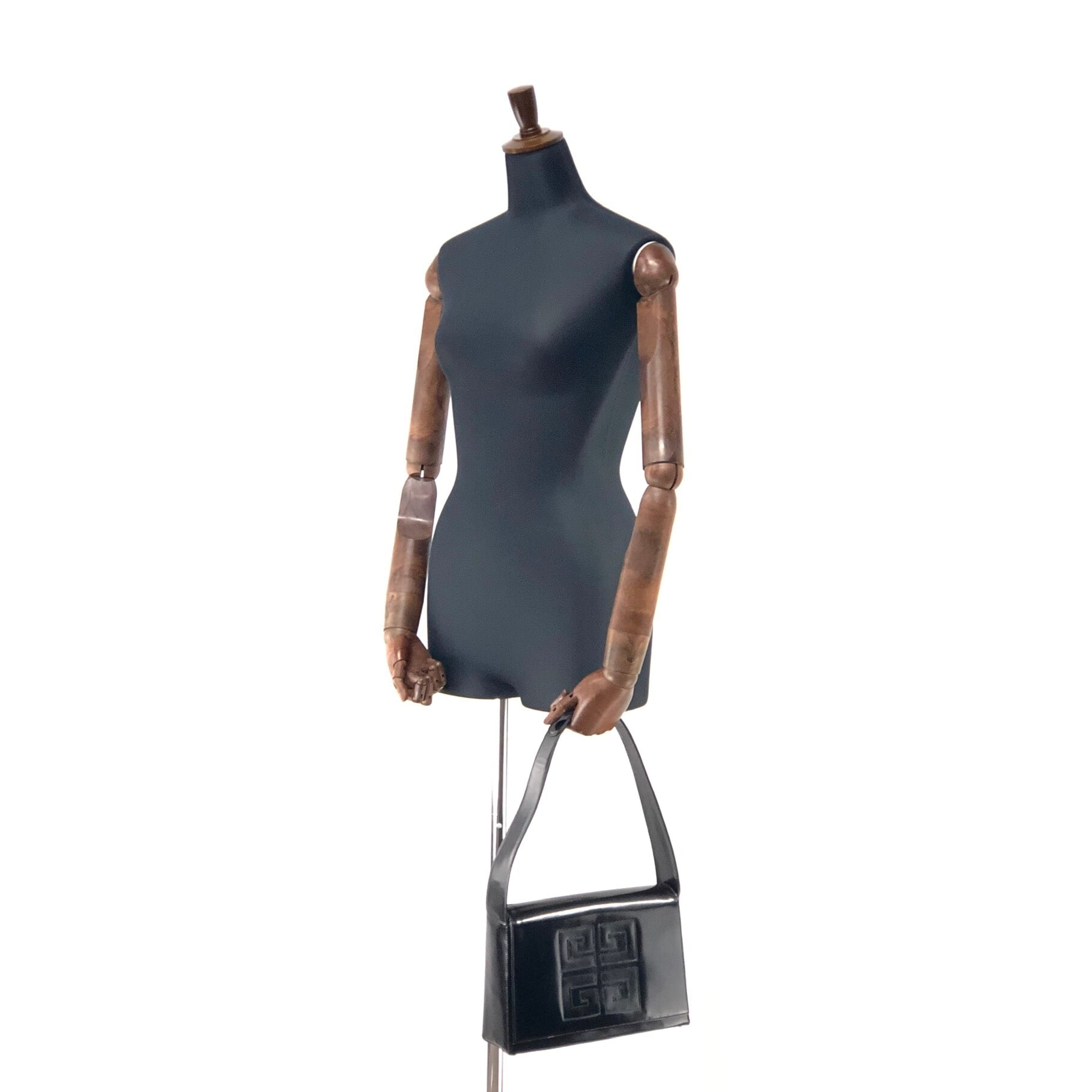 GIVENCHY ジバンシィ ビッグロゴ エナメル ボックス フラップ ホーボー