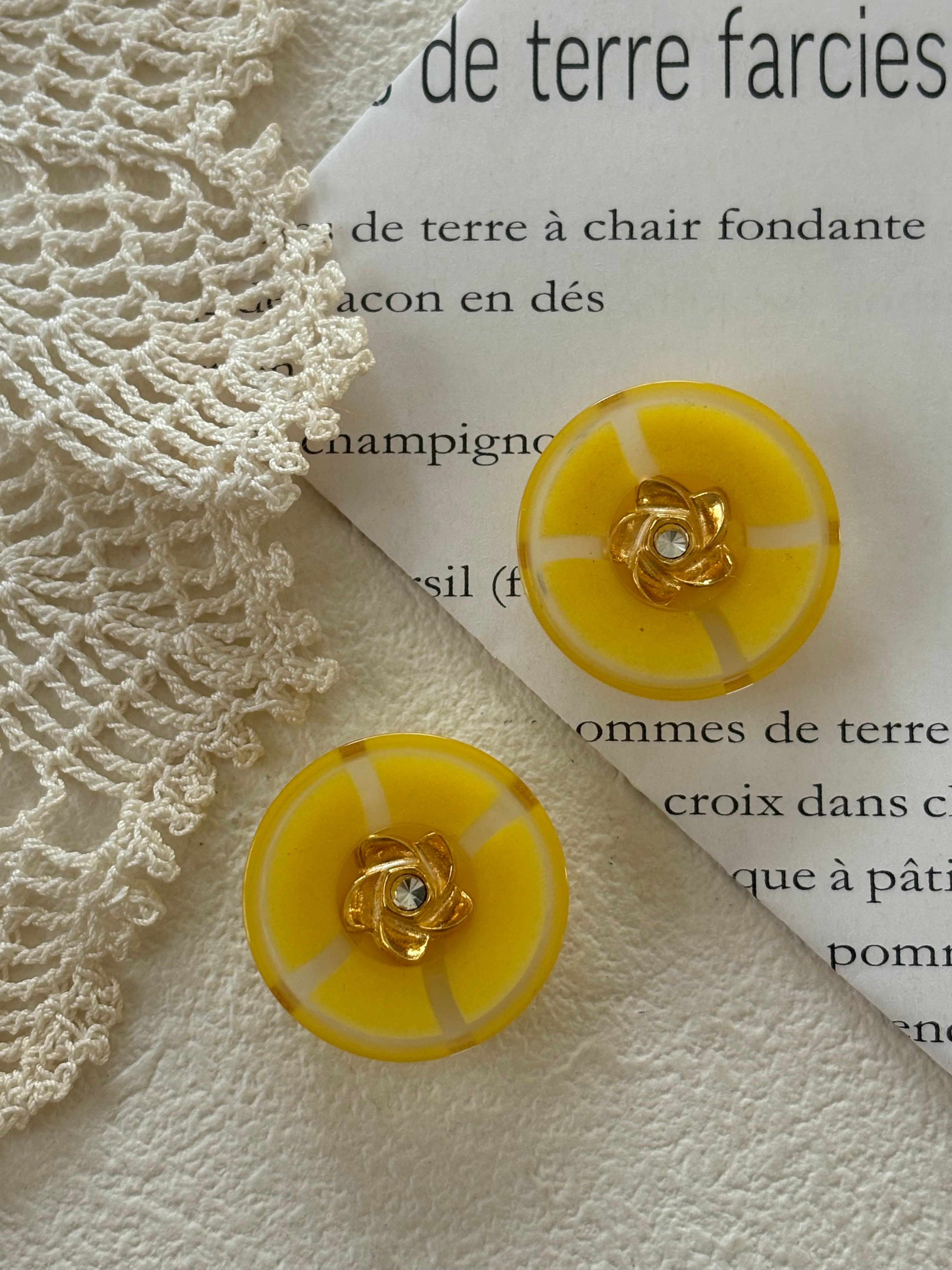 23mm Japanese Vintage ボタン フラワー ストーン イエロー 昭和レトロ アクセサリーパーツ カルトナージュ デコレーション