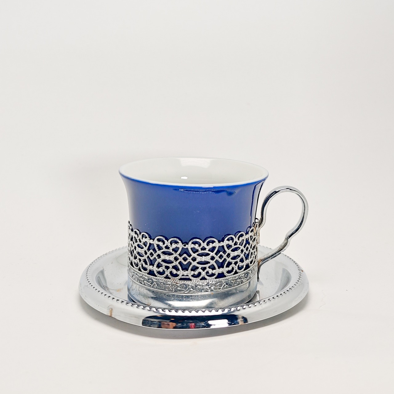 ヴィンテージ雑貨 紺色磁器×メタルホルダー カップ＆ソーサー