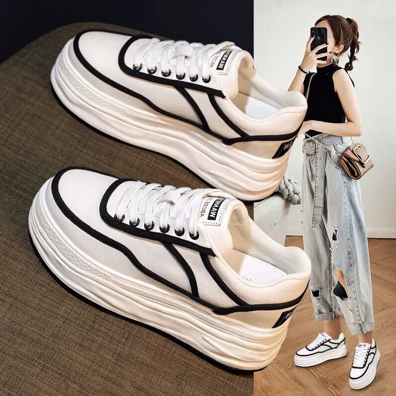 スニーカー レディース シューズ 靴 くつ クツ 厚底スニーカー かわいい 大人可愛い カジュアル おしゃれ お洒落 メンズライク ボーイッシュ ラフ 主役級 存在感 抜け感 無地 10代 20代 30代 女の子 学生 通学 デート お出かけ 女子会 休日 アウトドア 旅行 韓国 韓国系 送料無料 ファッション コーデ スタイル トレンド 流行 インスタ映え 22.5cm 23.0cm 23.5cm 24.0cm 24.5cm 黒 ブラック 灰色 グレー 美脚 脚長