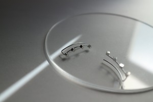 ミニキューブのイヤーカフ