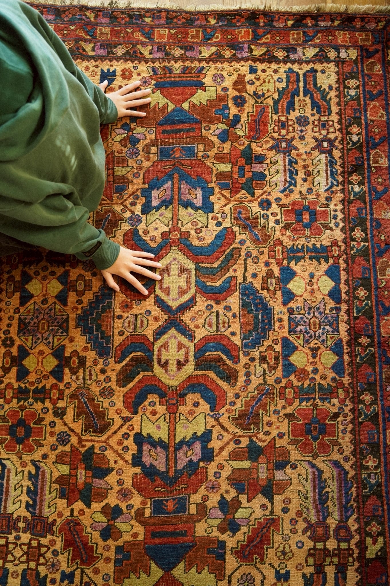 2082-Semi Antique Afshar rug