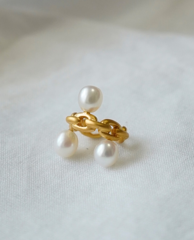 Chain Pearl Earcuff