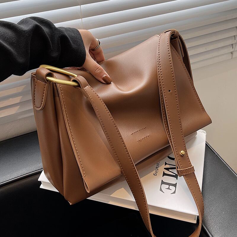 レザーオータムウィンターカジュアル 秋物 冬物 スクウェア メッセンジャーバッグ Tiancai_Wing_Bag23717150836