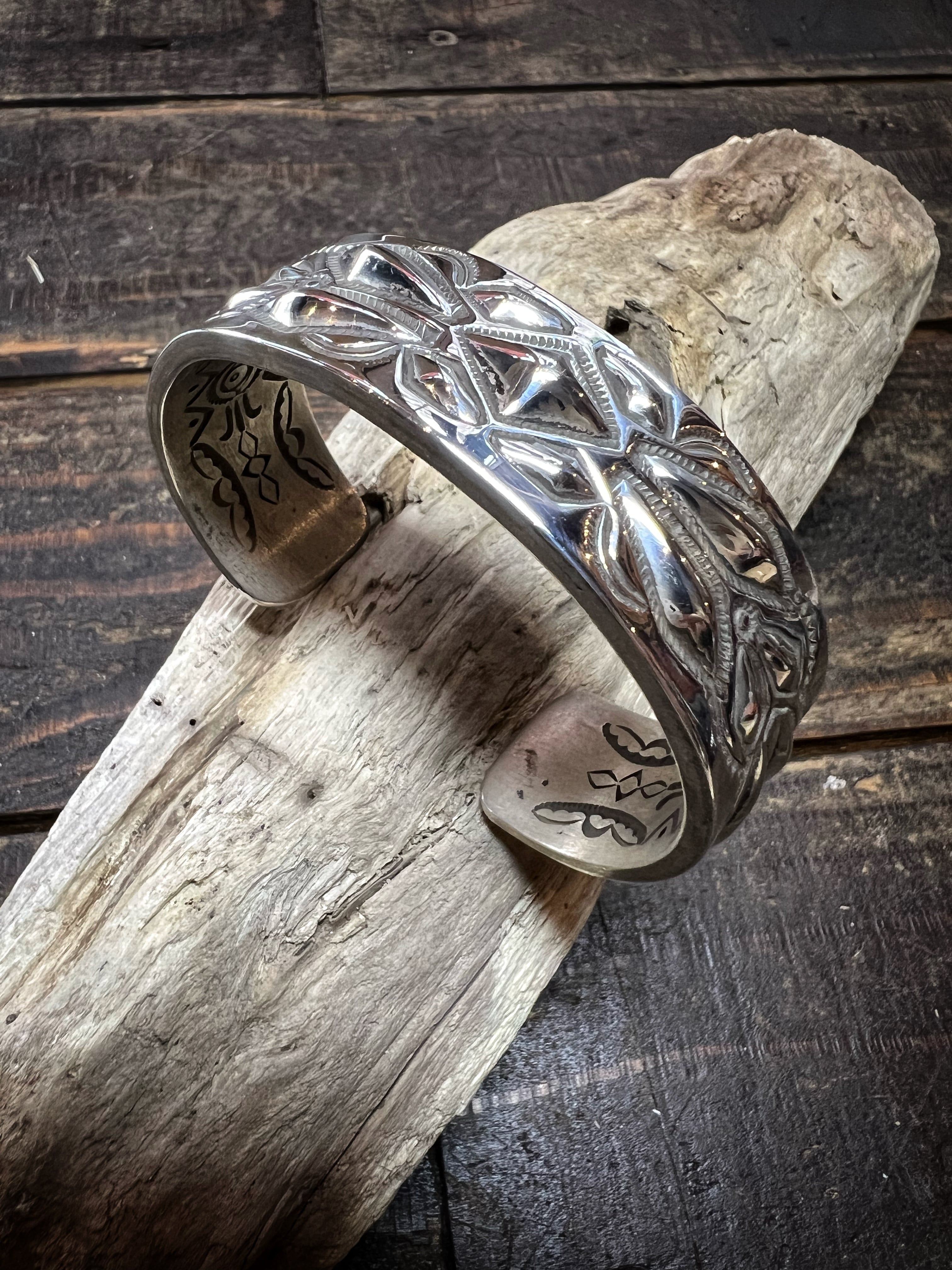 Navajo Ray Adakai スタンプワーク ヘビーゲージ バングル