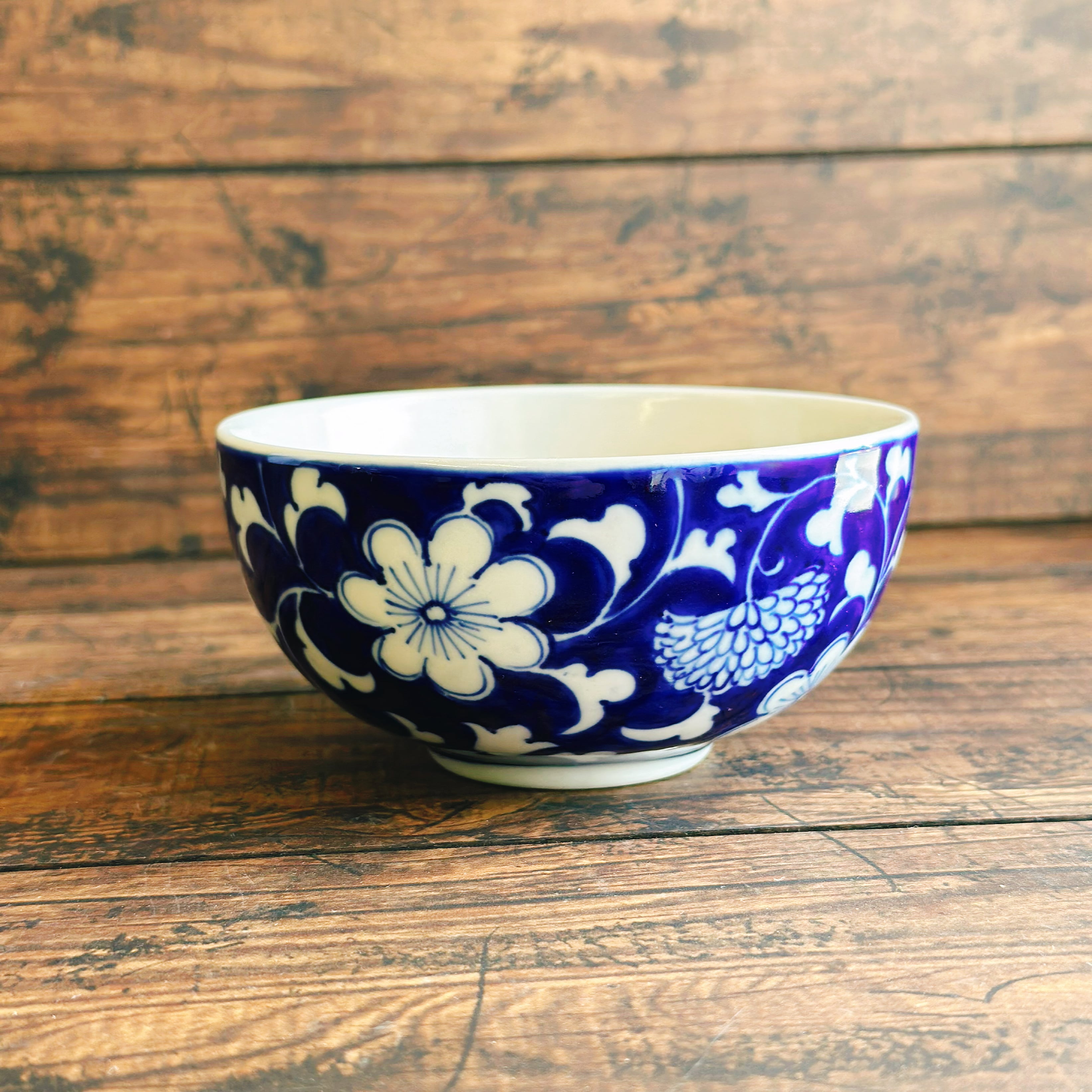 新品 ベトナム バッチャン焼き 蓮柄 丼ボウル3枚 ベトナムのバッチャン焼き 蓮絵の箸穴がある丼鉢 | Kc-Labo's shop