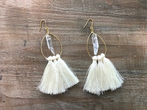 Crystal×tassel tear drop hoops (white)