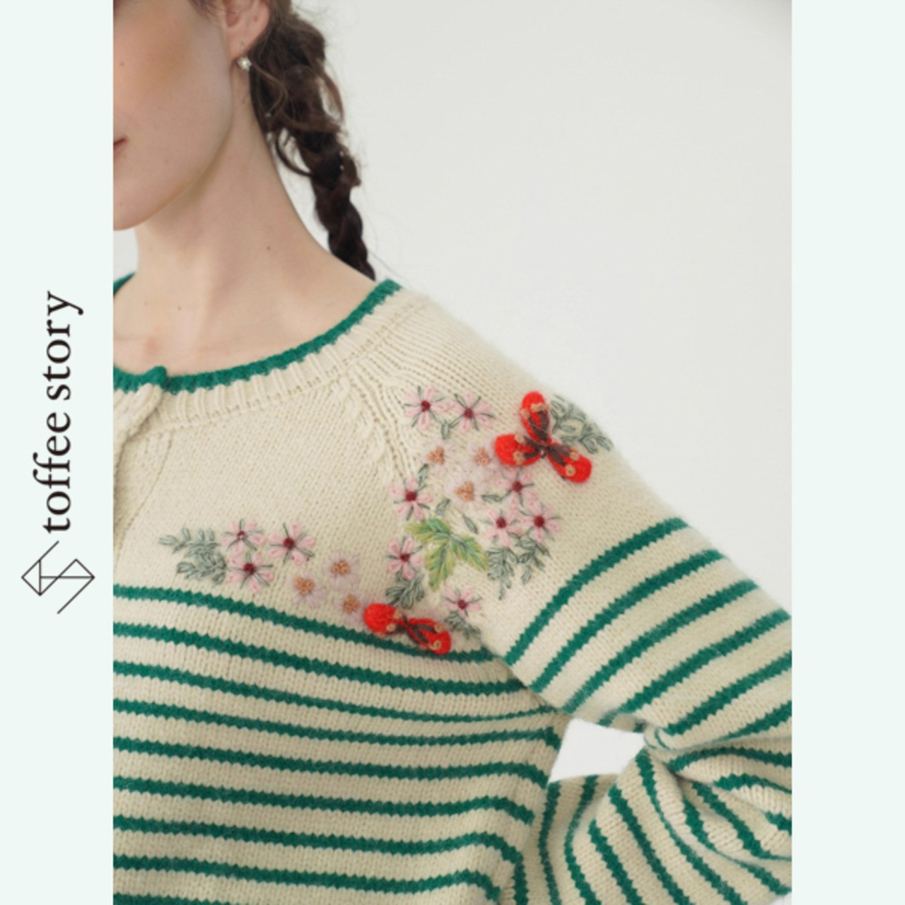 花と蝶の刺繍が咲くストライプニットカーディガン 《Y0411》