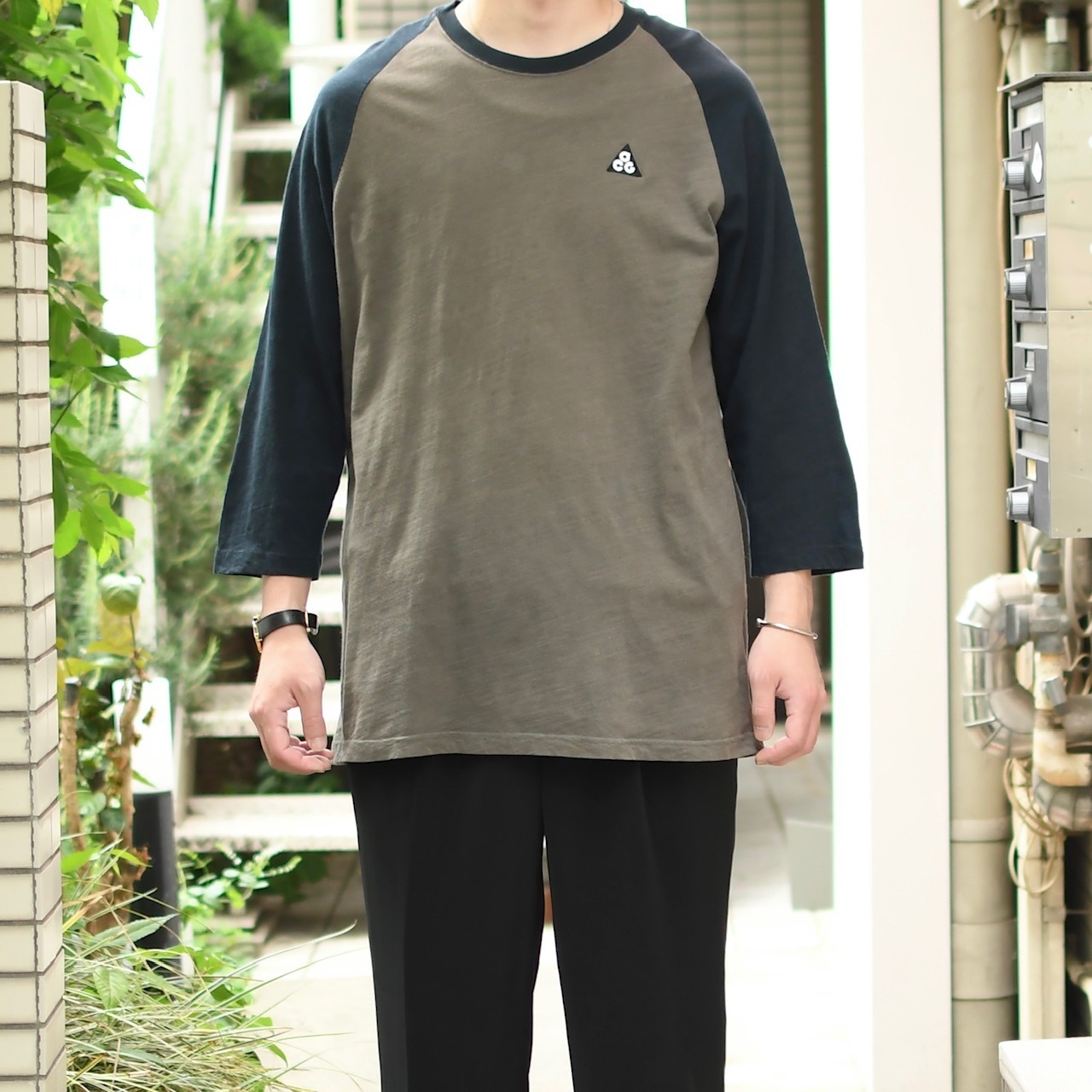NIKE acg raglan sleeve tee