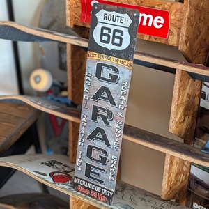 送料無料！ちょうどいいブリキ看板 【 ROUTE 66（ルート66）】ガソリンスタンド 整備工場 / METAL SIGN / メタルサイン / ブリキ看板 / サインボード / ビンテージ加工〚アメリカン雑貨 アメトイ〛