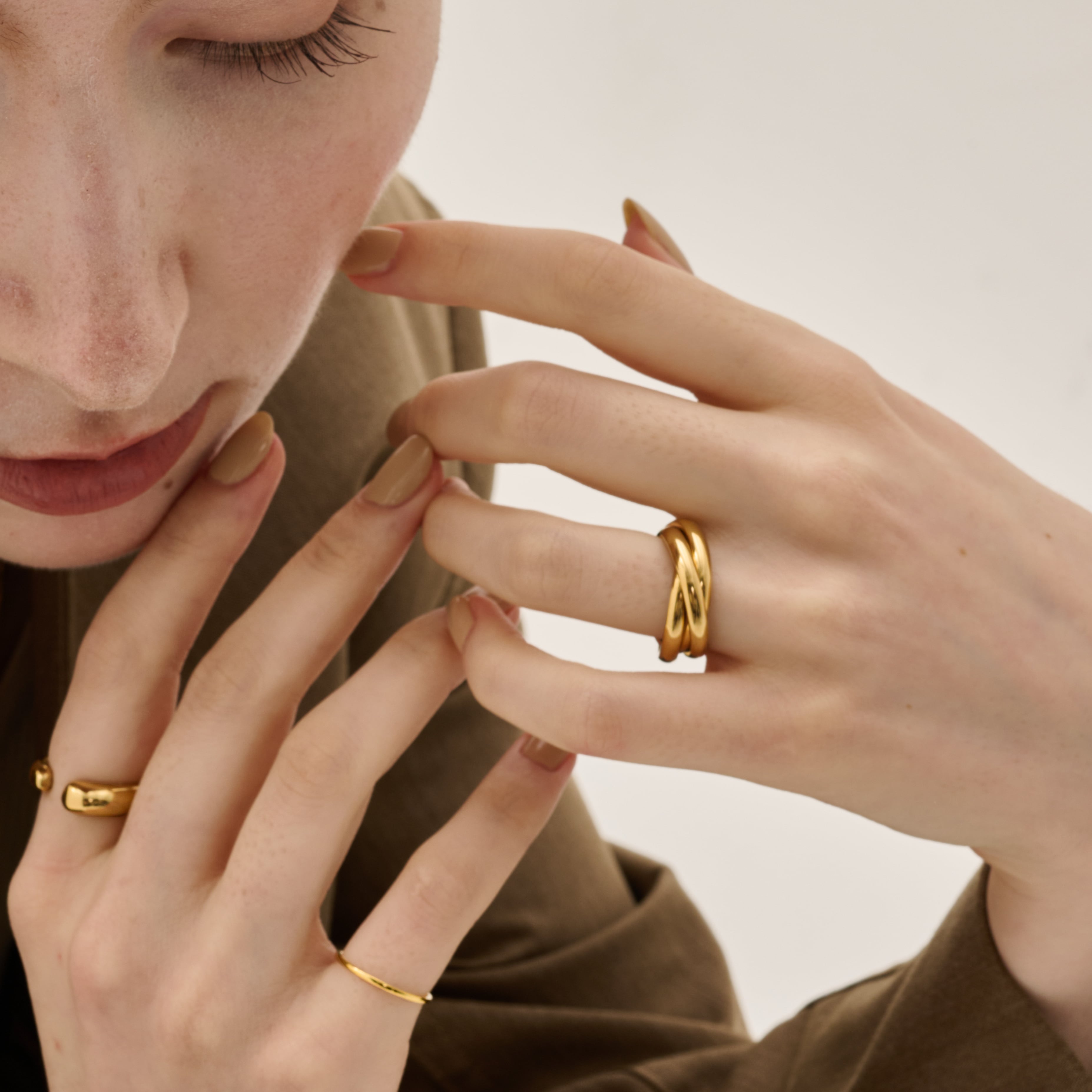 PRY シュウトDouble Twist Triangle Ring 19号 Double Twist Triangle