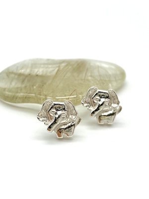 Winnie pierced earrings | baby elephant | silver925（コーティングオプション有）