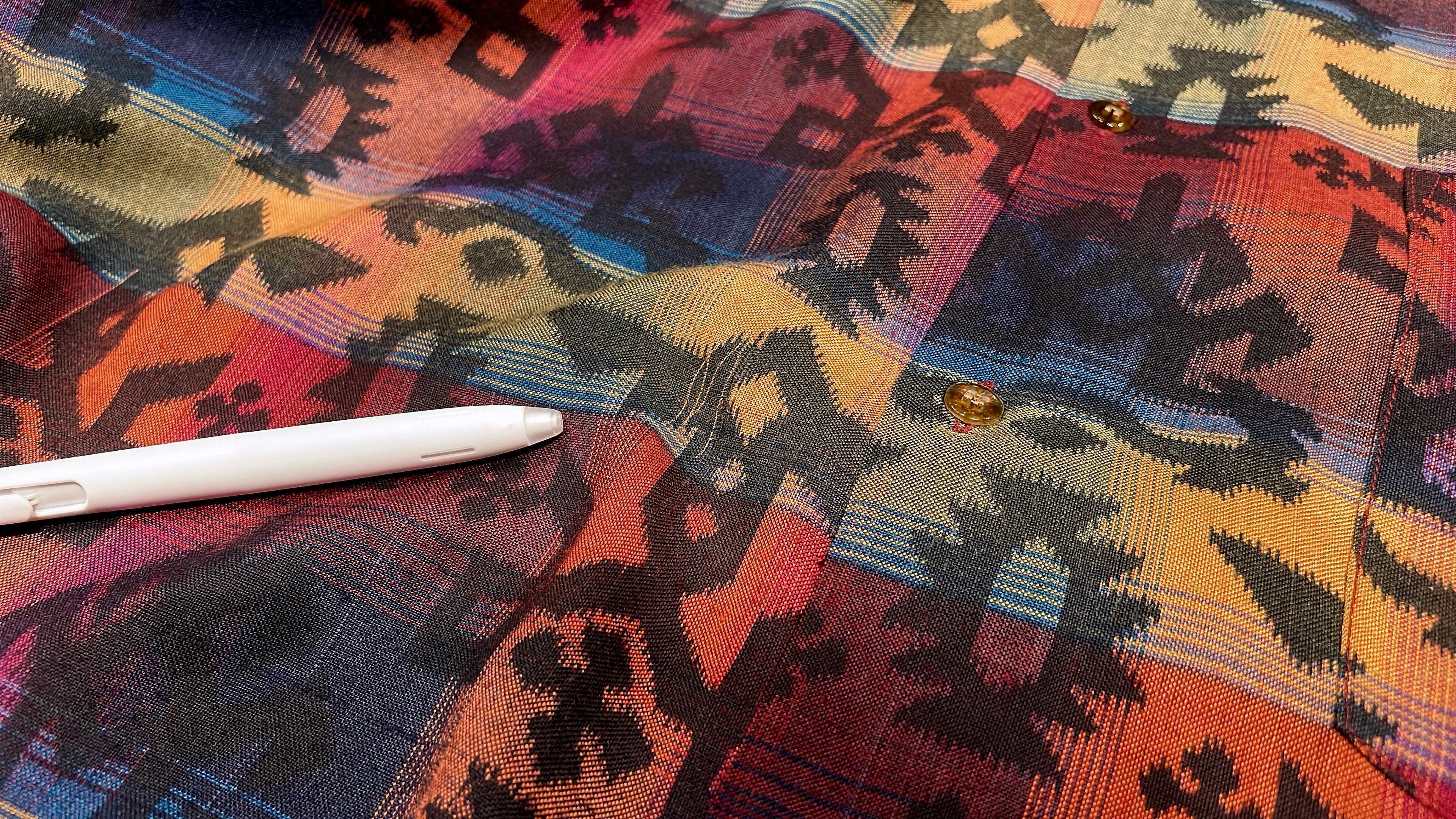 Richly colored check × ethnic pattern embbossed shirt