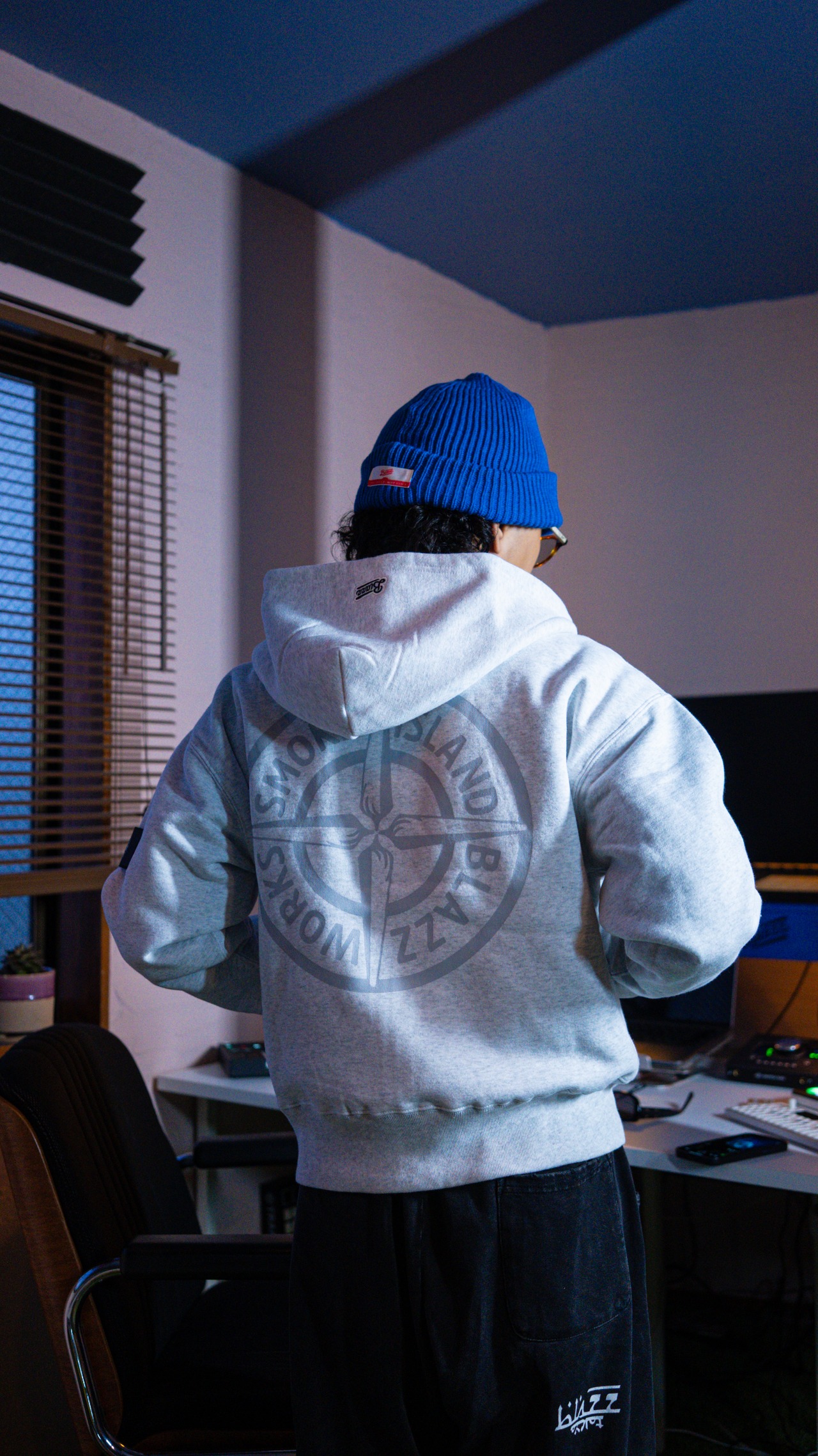 SMOKE ISLAND Zip-Up Hoodie [Ash]