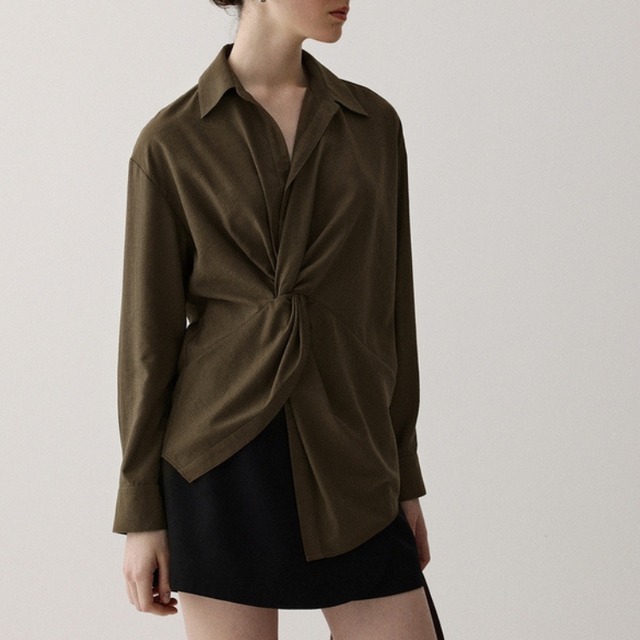 フロントツイストアシンメトリーヘムスキッパーシャツ　　1081