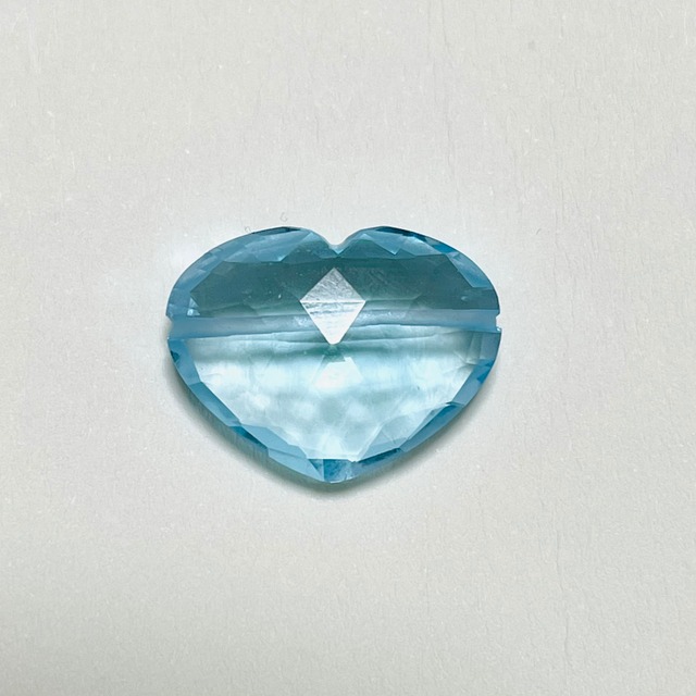 557. ブルートパーズハート天然石