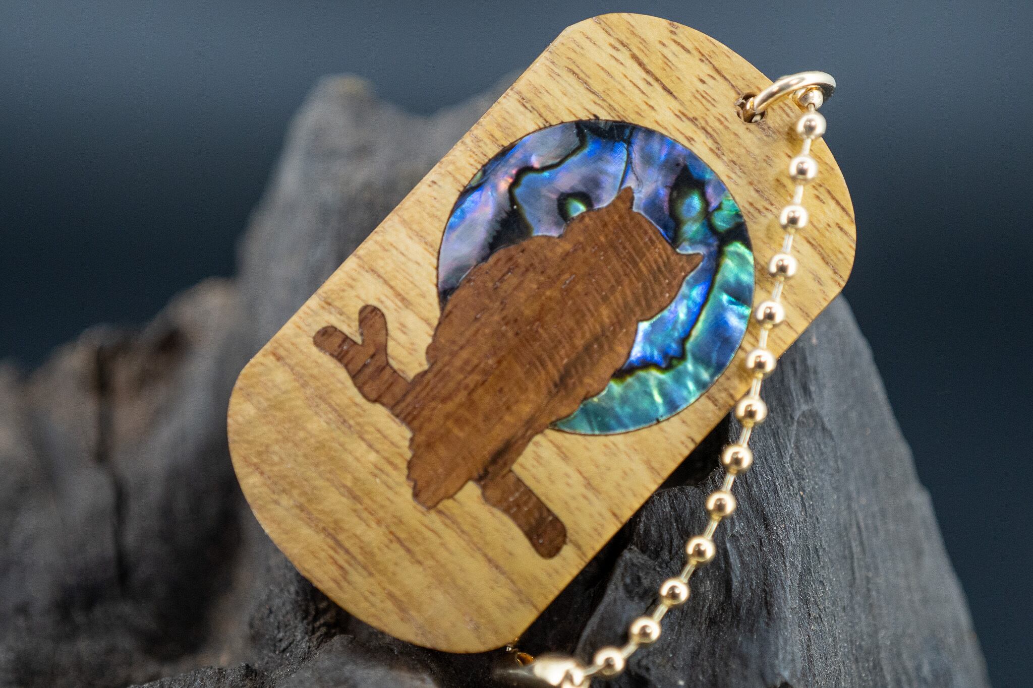 【黄金の木】御蔵島 金桑 ドッグタグ 象嵌 夜とミミズク