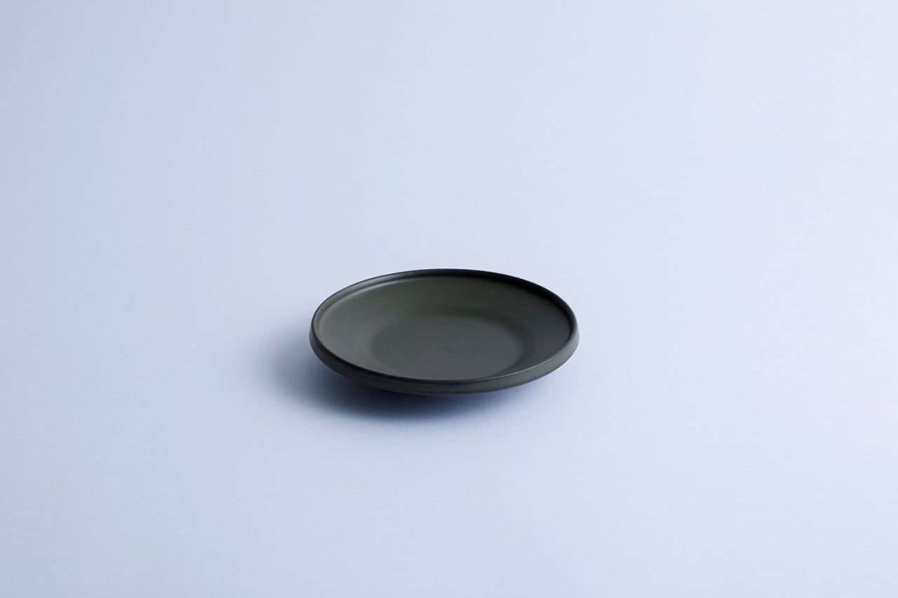 Une / Saucer （フォレストグリーン）