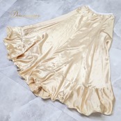 フラメンコ 衣装 ペチコート スカート ファルダ 光沢 金 軽い 薄い ダンス イチオク ICHIOKU 発表会 重ね着 ゴールド系 ベージュ系 フラメンコダンス 発表会衣装 スカートダンス コスチューム 舞台衣装 イベント用ペチコート 軽量素材 ステージ衣装 ダンス用スカート ベージュスカート ゴールドスカート