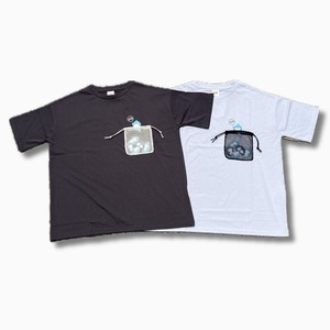 【NEW！リリース】水揚げ⁉サメ大漁だTシャツ – ポケットの中がまさかの漁獲場!?