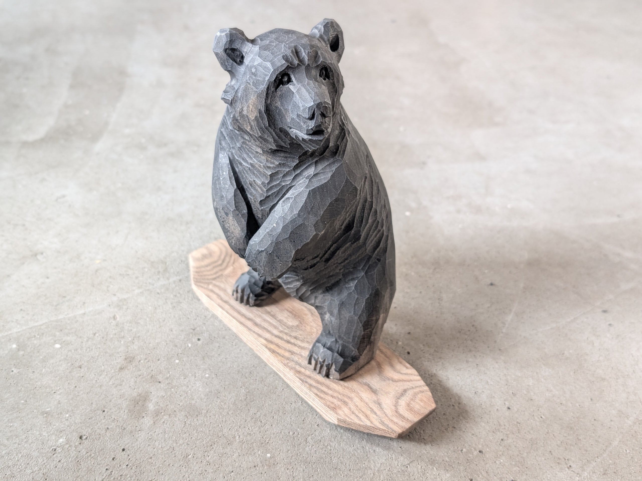 上西捷敏 ボード熊 #2 | 木彫りの熊
