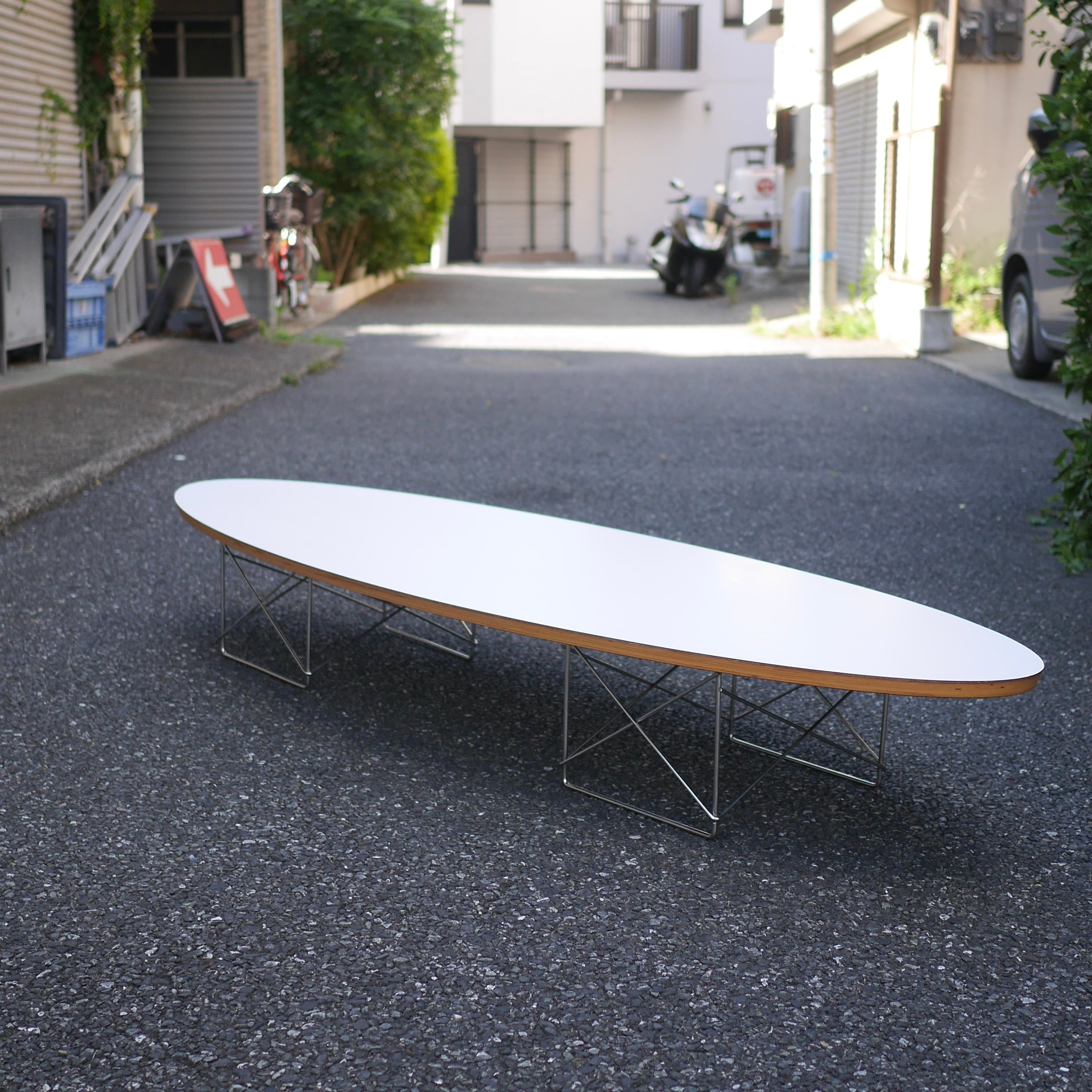Elliptical table リプロダクト | トリノス-torinoth- | 新宿区神楽坂