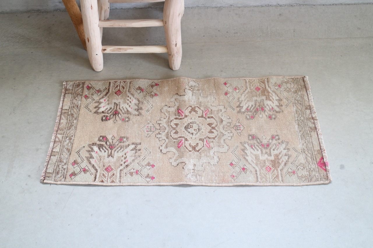 Small Turkish rug No262