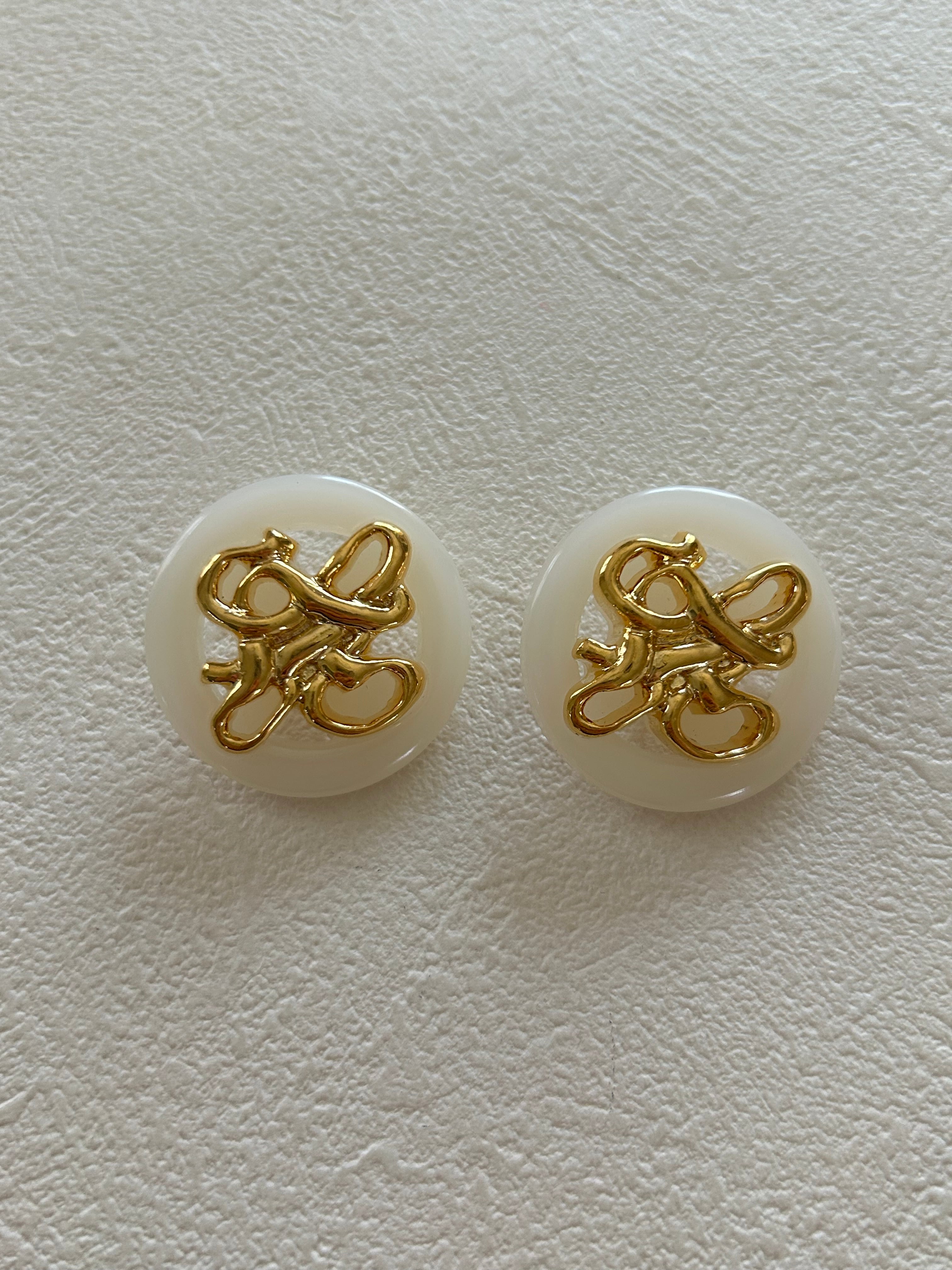 Japanese Vintage ボタン アイボリー×ゴールド 透かし 30mm 昭和レトロ アクセサリーパーツ 装飾材 カルトナージュ