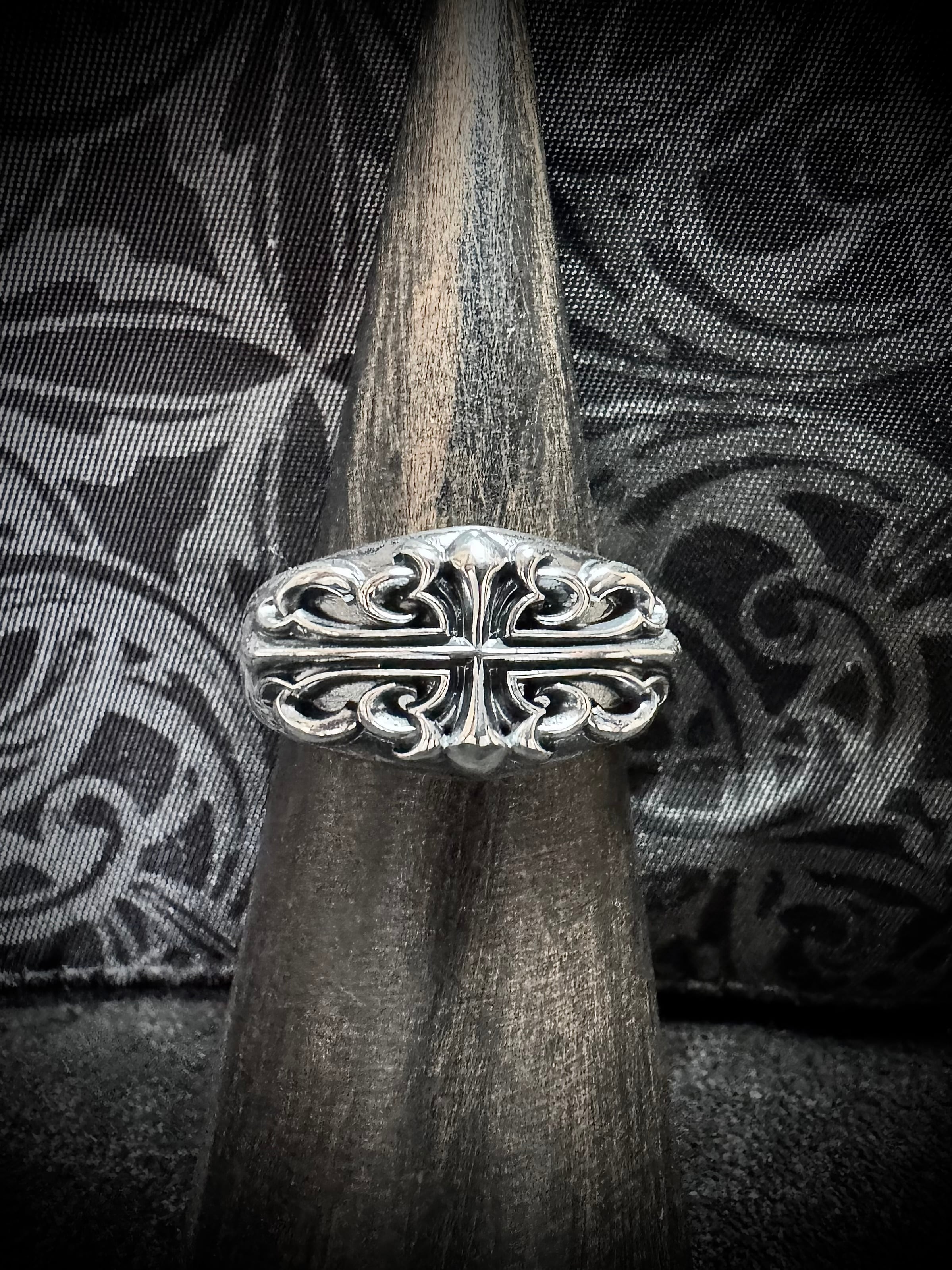 DEAL DESIGN ブルーミングクロスリング | Gift Rover（ギフトローバー）